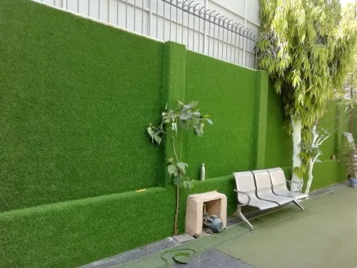 pasto artificial en muro terraza